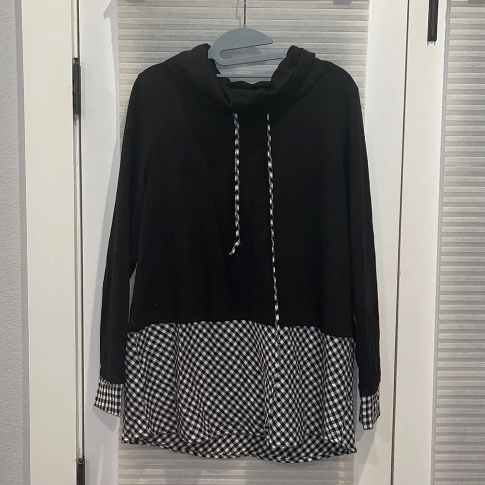 WHITE BIRCH | Black Cowl Neck Sweater w/ Checkered Print | Size M?
